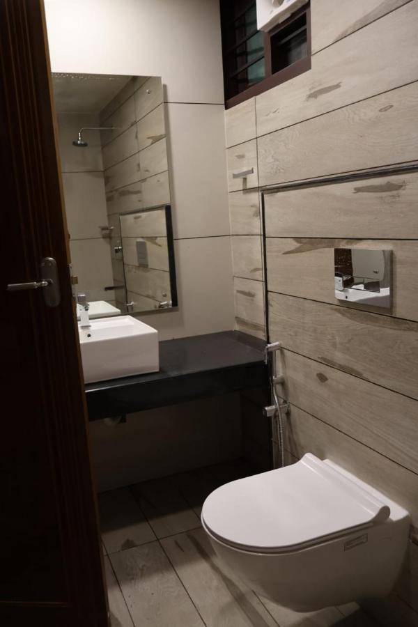 Апартаменты Quilon Residency Коллам Экстерьер фото
